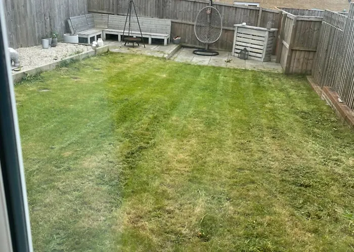 2 Bedroom House * Leeds (West Yorkshire)