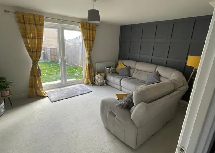 2 Bedroom House * Leeds (West Yorkshire)