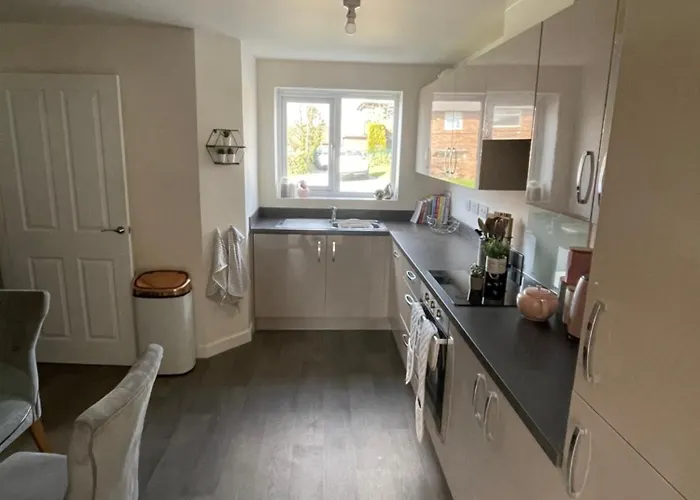 2 Bedroom House Leeds (West Yorkshire)